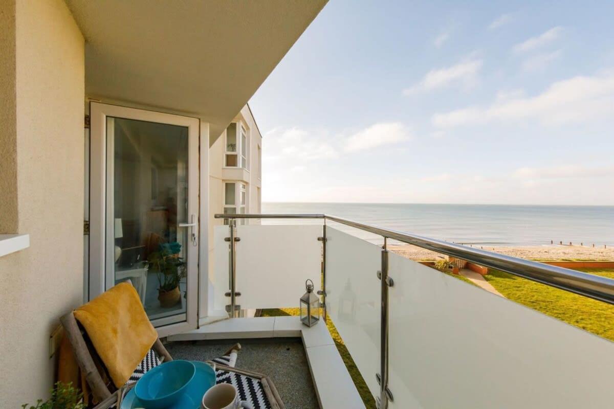 Two Bed Seafront Escape In East Wittering Daire Dış mekan fotoğraf